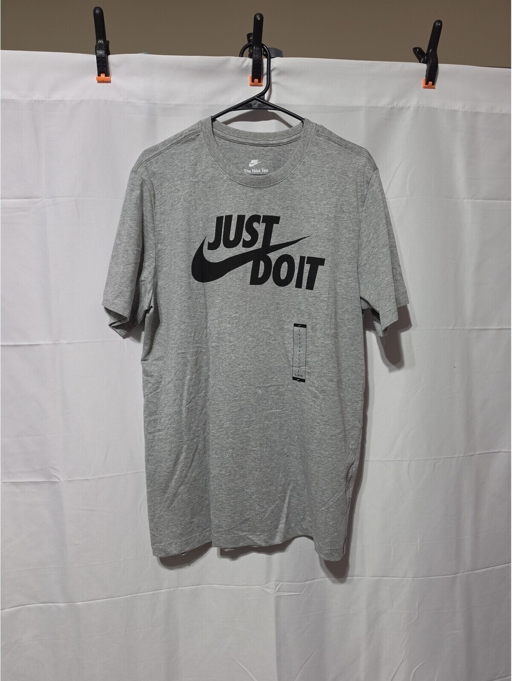 Men's Nike "Just Do It" Grey & Black T-Shirt. Size: Large